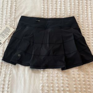 LULULEMON BLACK SKIRT